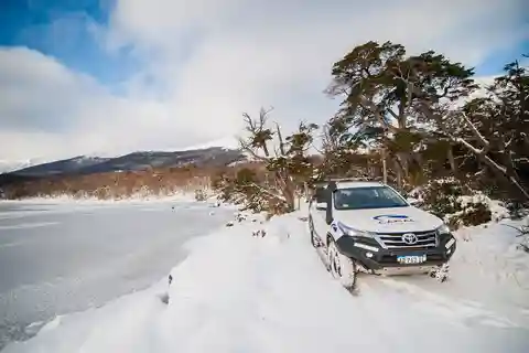 Ushuaia: tour invernale dei laghi fuoristrada 4x4 con pranzo e bevande