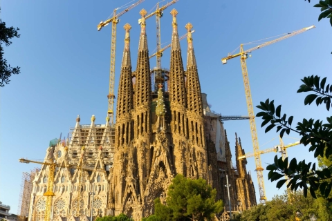 Barcelona: Geführte Sagrada Familia Tour & Skip-The-Line EintrittBarcelona: Sagrada Familia Tour mit Skip-The-Line Eintritt