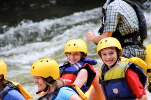 Pigeon Forge: Family-Friendly Floating Tour at the Smokies