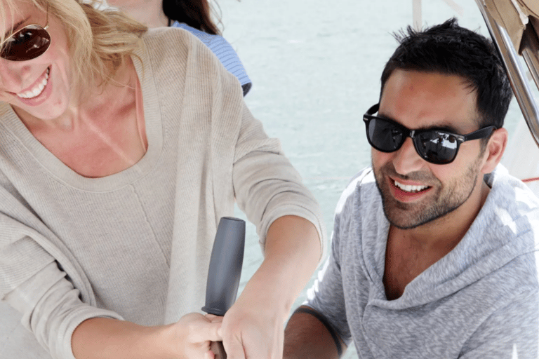 Toronto: Sailing Yacht Cruise of Toronto Harbor and Islands Shared 2-hour Day or Sunset Sailing Cruise