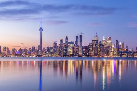 Toronto: City Highlights Night Van Tour with Boat Cruise
