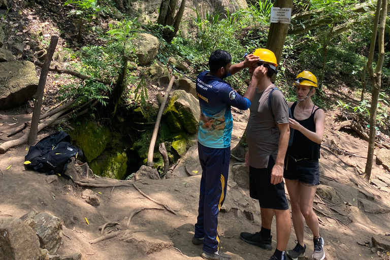 Ella: Little Adam&#039;s Peak, Nine Arches Bridge e cachoeiras