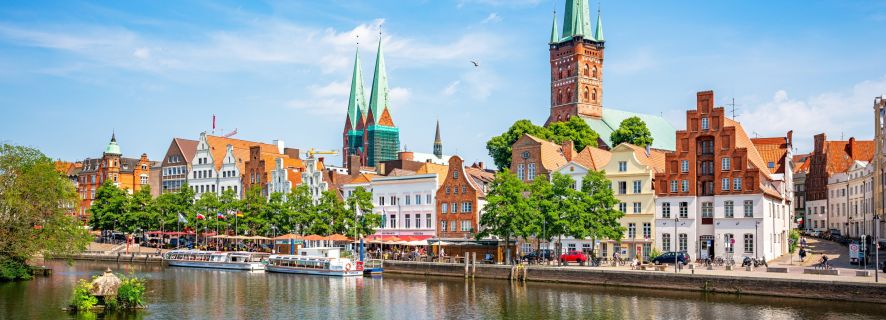 From Hamburg: Day Trip to Lübeck with Guided Walking Tour