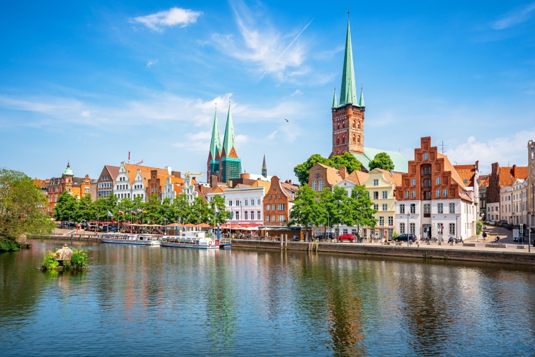 Von Hamburg aus: Tagesausflug nach Lübeck mit geführtem SpaziergangTagesausflug nach Lübeck mit Autotransfer