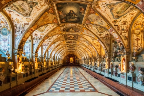 Munich: Alte Pinakothek and Old Town Private Walking Tour 5 Hour Alte Pinakothek and Old Town Tour with Transfers