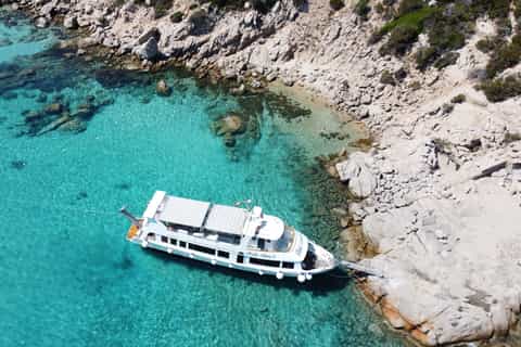 From Palau: La Maddalena Archipelago Full-Day Boat Tour