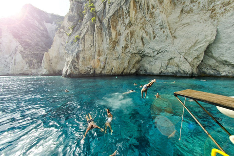 Zakynthos: Båtkryssning till Navagio med badstoppZakynthos: Båtkryssning till Navagio med badstoppar