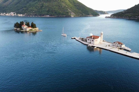 Kotor: tour privado en barco por Perast y Lady of the RockOpción estándar