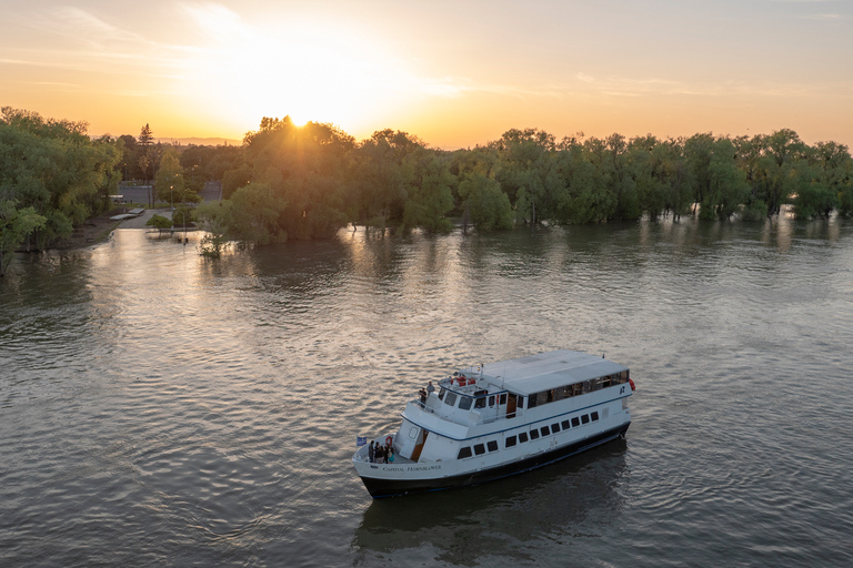 Sacramento: Alive After Five Cocktail River Cruise Sacramento: Alive After Five Cocktail Cruise