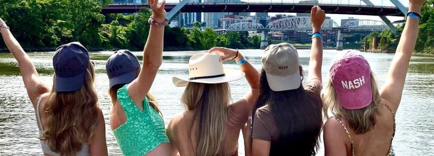 Nashville: Pontoon Party Cruise with a Captain