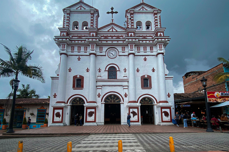 瓜塔佩豪华之旅，豪华游船和从麦德林出发的免费交通