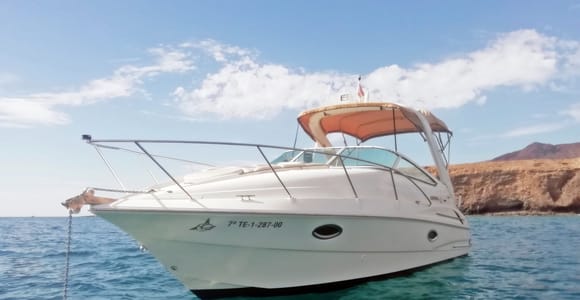 Fuerteventura: Private Sightseeing Boat Tour with Snacks