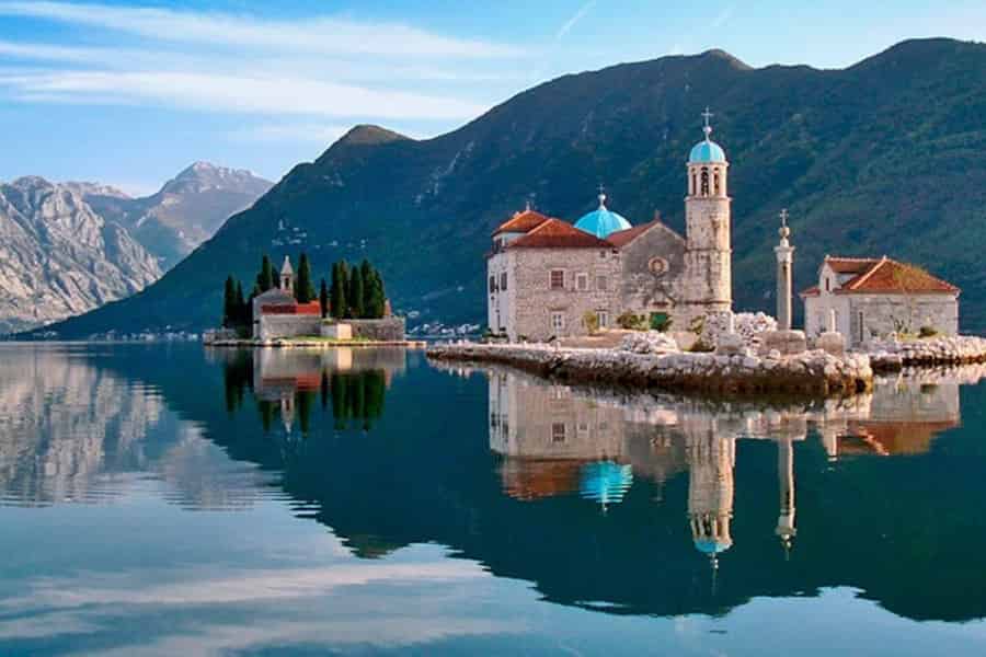 Montenegro Tagestour & Bucht von Kotor Kurze Bootsfahrt. Foto: GetYourGuide Montenegro Tagestour & Bucht von Kotor Kurze Bootsfahrt. Foto: GetYourGuide