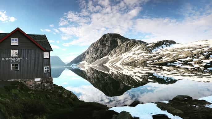 Geiranger: Dalsnibba, Flydalsjuvet, Eagle Bend & Fjords Tour