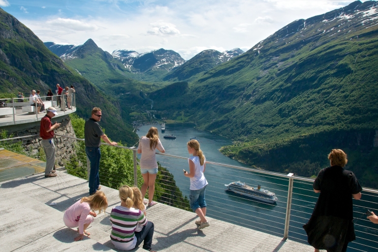 Geiranger : Dalsnibba, Flydalsjuvet, Eagle Bend & Fjords Tour