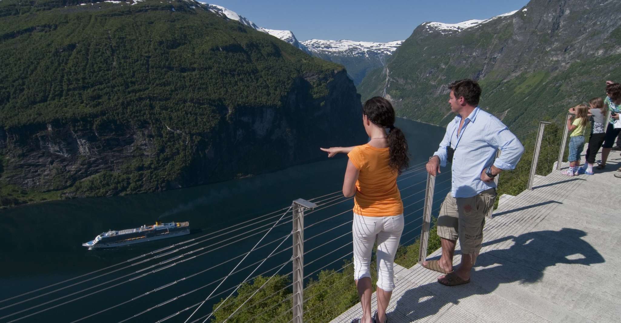 Geiranger, Bus Tour with Multilingual Audio Guide - Housity