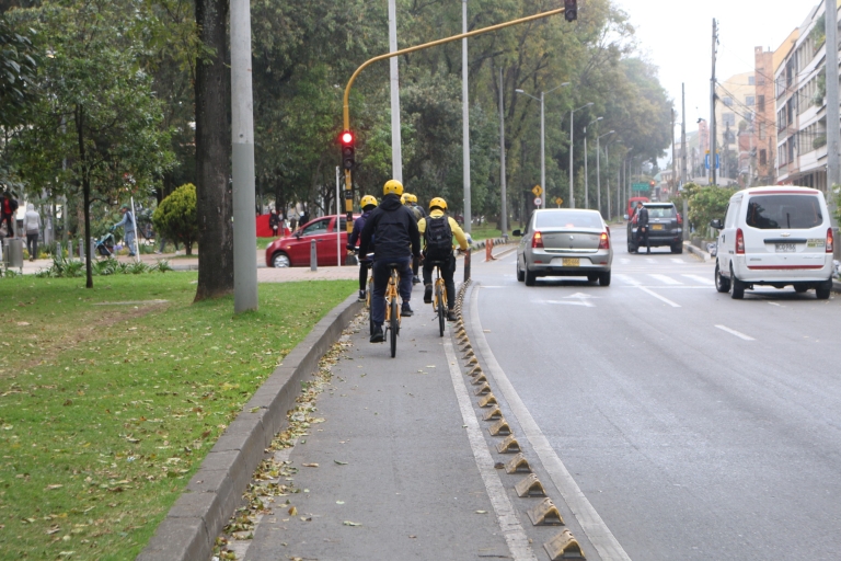 Bogotá: Downtown Sightseeing Fahrradtour mit BeberageBogotá: Stadtrundfahrt mit Fahrradtour und Verkostung