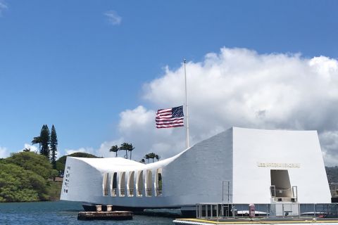 Waikiki: Pearl Harbor and Honolulu City Tour
