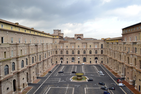 Roma: Ônibus hop-on hop-off e ingresso para os Museus do VaticanoBilhete de ônibus hop-on hop-off de 48 horas e museus do Vaticano às 11h