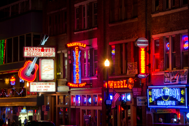 Nashville: Music History and Moonshine Pub Crawl