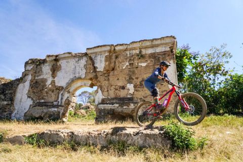 Antigua Guatemala: Puolipäiväinen maastopyöräretki oppaan kanssa