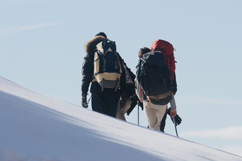 Sarajewo: Przeżyj snowsheing w górach olimpijskichZ Sarajewa: Wycieczka na rakietach śnieżnych na olimpijską górę Bjelašnica