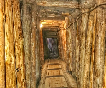 Sarajevo: Guided City Highlights Tour with Sarajevo Tunnel