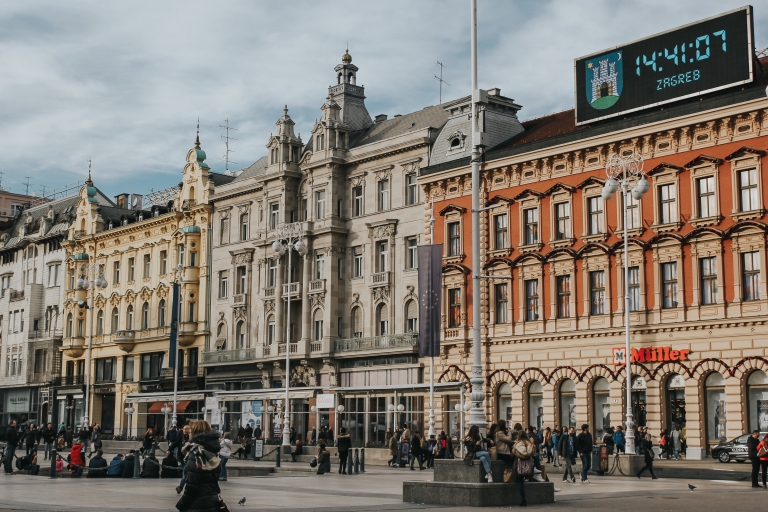 Sarajevo: traslado privado de ida a/desde ZagrebTraslado de Zagreb a Sarajevo