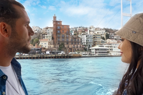 Istanbul: Bosphorus Sightseeing Cruise from the Kabatas Pier Standard Option