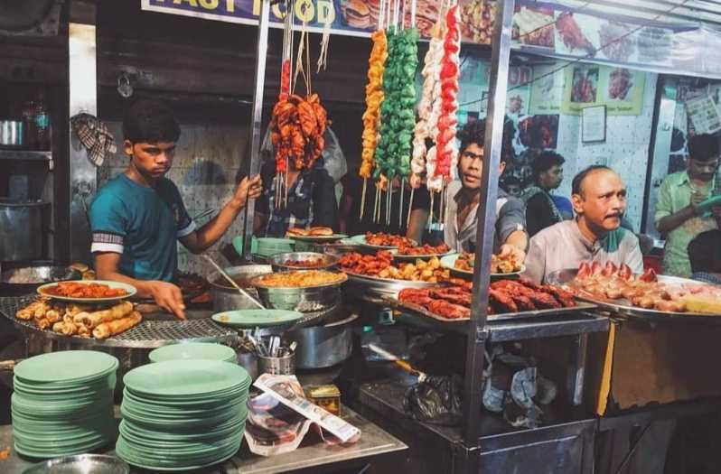 Mumbai: tour serale del cibo di strada locale con visite turistiche