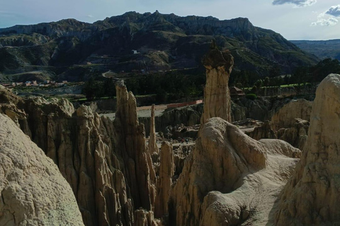 Discover La Paz: Panoramic Bus Tour, Cable Car & Moon Valley