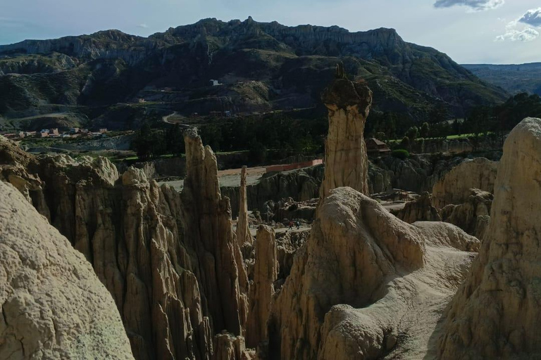 Discover La Paz: Panoramic Bus Tour, Cable Car & Moon Valley