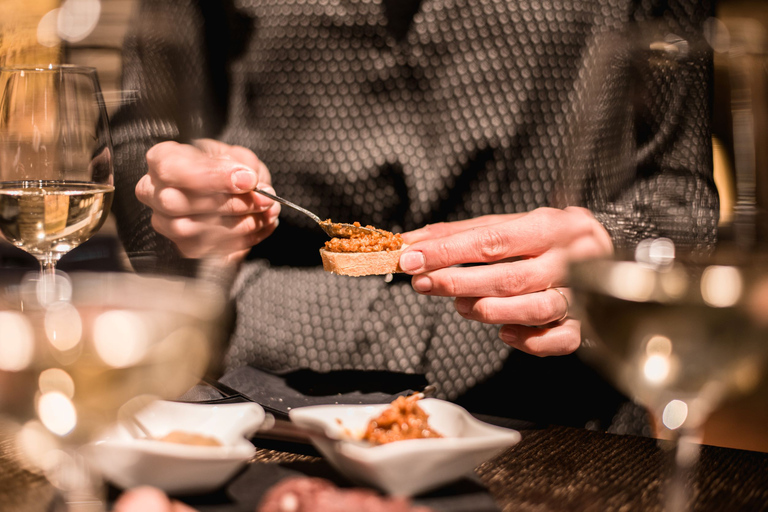 Wiedeń: lokalna degustacja wina w zabytkowej rzymskiej piwnicy z winami