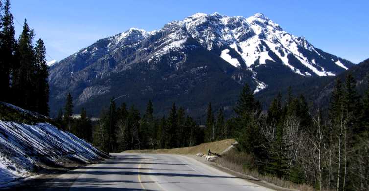 Entre Banff e Calgary: um tour de condução de áudio de smartphone