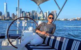 Manhattan: Private Sailing Yacht Cruise with Champagne
