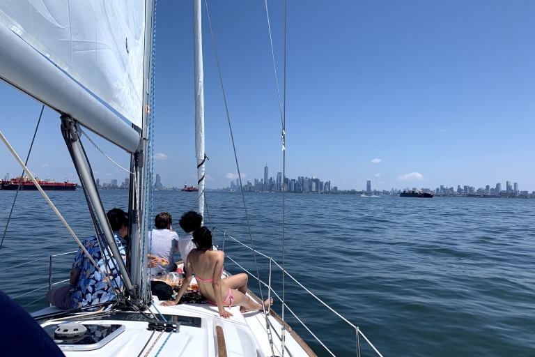 Manhattan: Private Sailing Yacht with Champagne Manhattan: VIP Private Sailing Yacht Champagne & Catering
