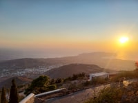 Santorini, Private Romantic Guided Tour with Sunset & Dinner - Housity