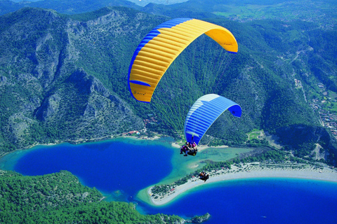 Från Fethiye: Oludeniz Paragliding Trip med transferFrån Fethiye: Oludeniz skärmflygningstur med transfer