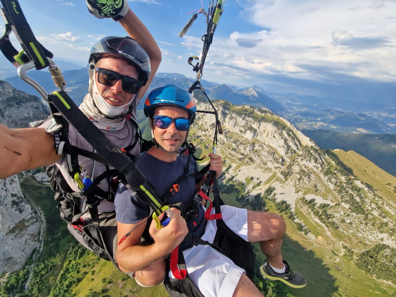 Premium-Immersionsflug – Das Paragliding-Erlebnis & die Almenfarm