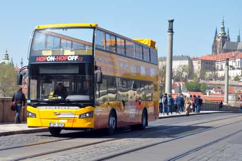 Praga: Ônibus Hop-On Hop-Off de 24 ou 48 Horas