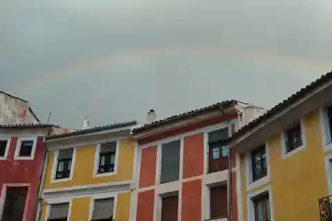 Cuenca: Nighttime Highlights Walking Tour in Spanish