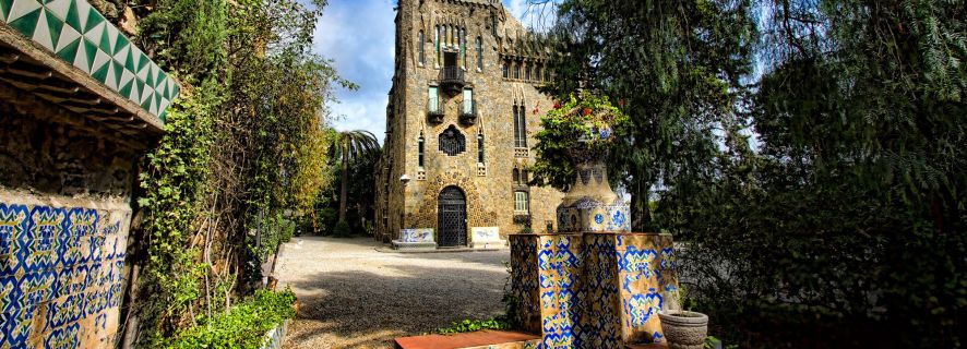 Barcelona: Gaudí's Bellesguard Tower with Optional Tour
