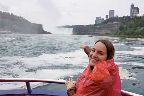 Toronto: Wycieczka po małej grupie Niagara Falls z odbiorem i łodzią