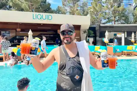 Las Vegas: Skip-the-Line Pool Party Tour