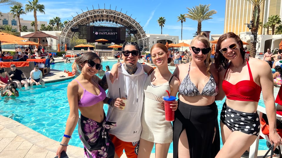 Vegas pool party: 8 tips for dayclub first timers