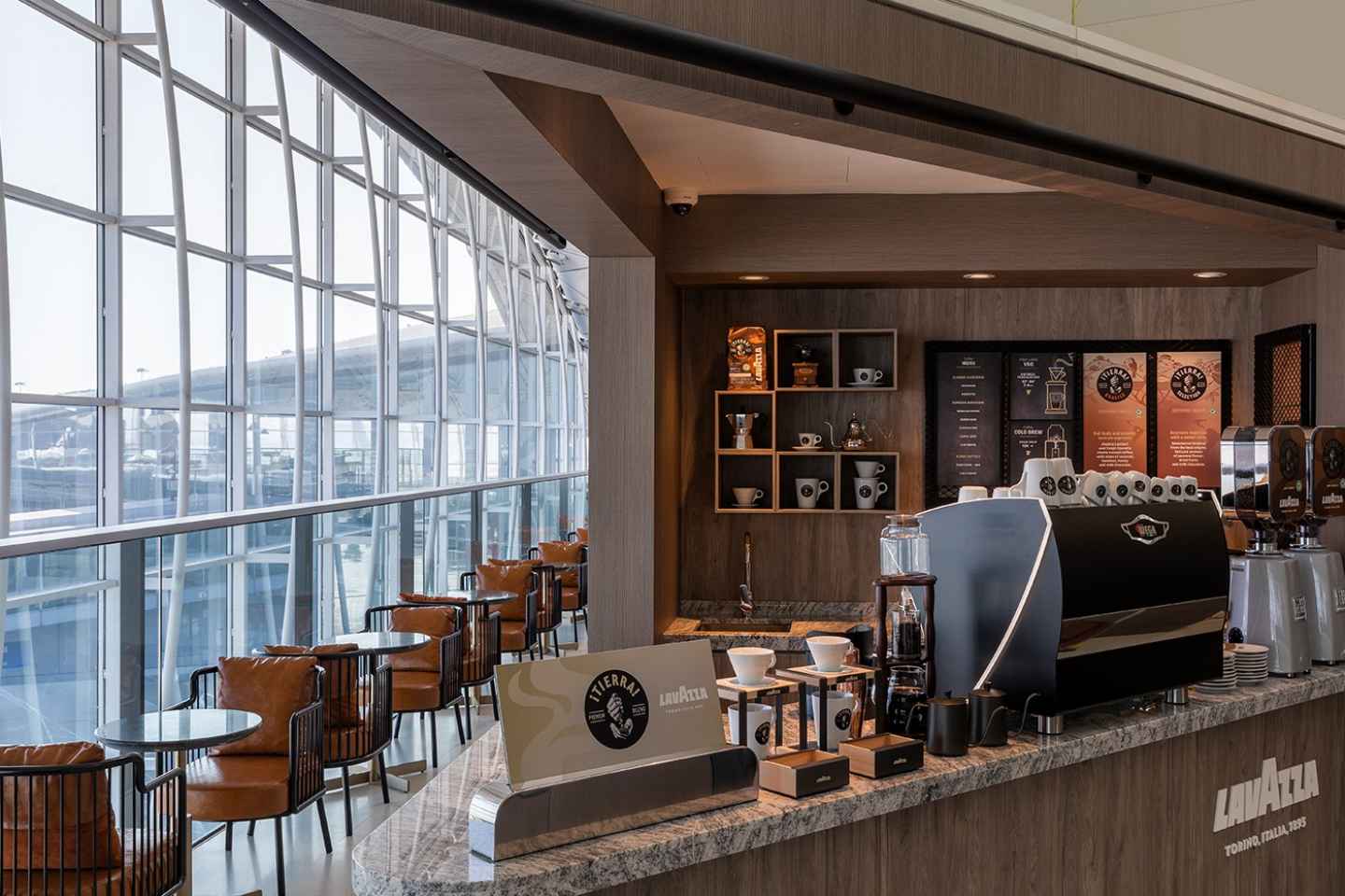 HKG Internationaler Flughafen Hongkong: Premium Lounge Eintritt