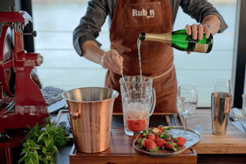 Budapest: Evening Sightseeing Cruise and Unlimited Prosecco