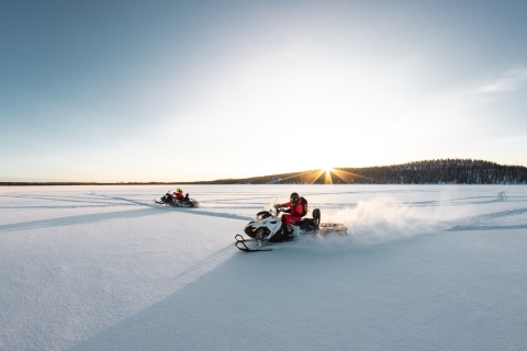 Rovaniemi: Schneemobil und Eisfischen - AbenteuertourSchneemobil und Eisfischen: Abenteuertour – Wintersaison
