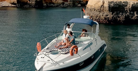 Lagos: Privates Boot chartern