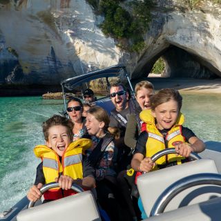 Whitianga: Cathedral Cove, Small Caves & Snorkel Boat Trip